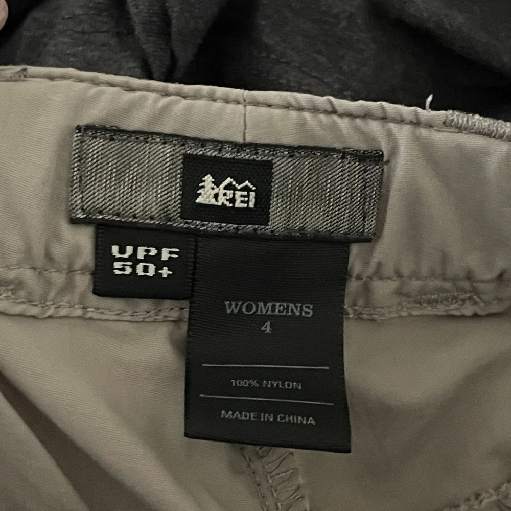 REI Sahara Convertible Hiking Pants Womens 4 Tan Cargo Zip‎ Off UPF 50 Gorpcore
